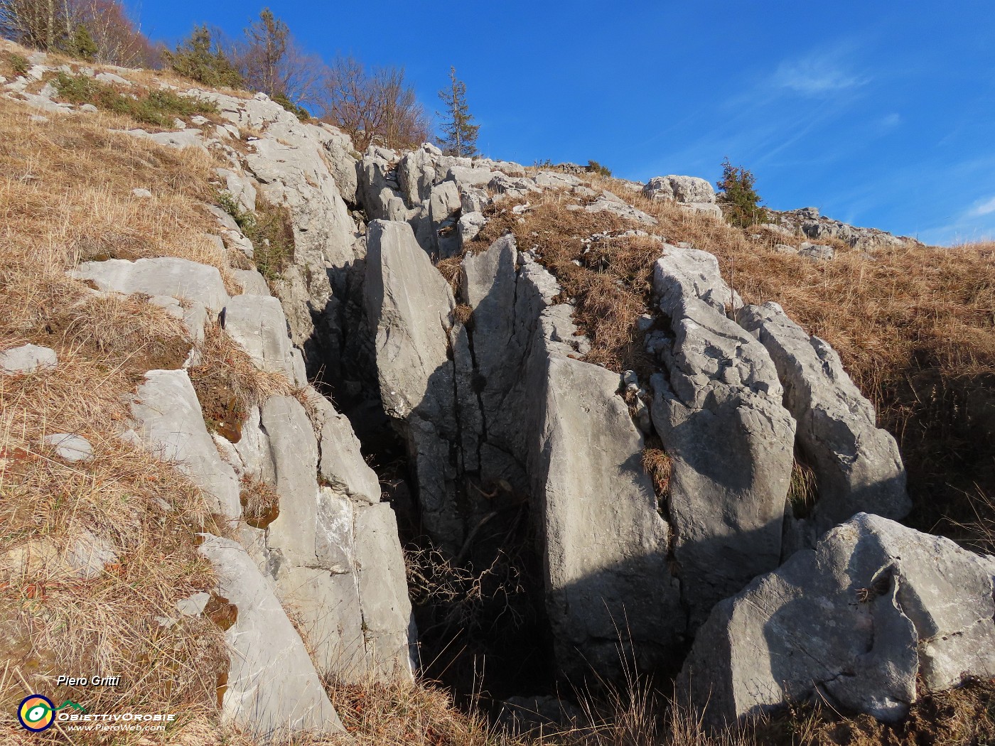 50 Scendiamo a vista tra le ex-miniere di calamina.JPG